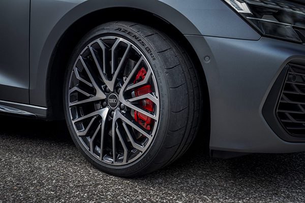  Audi представляет Falken AZENIS RS820 в качестве опции для ...